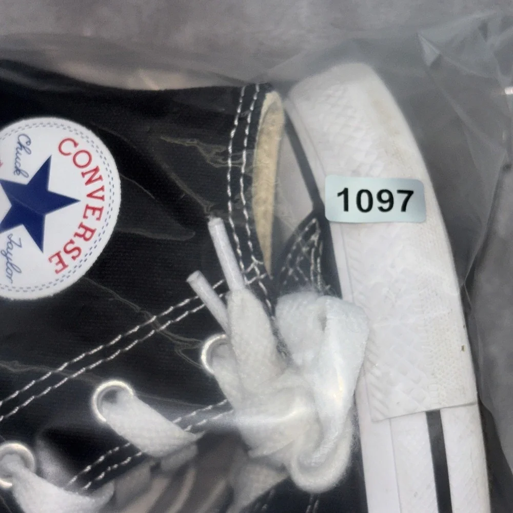 Converse Chuck Taylor All Star High Tops Black/White Canvas Youth Size 1